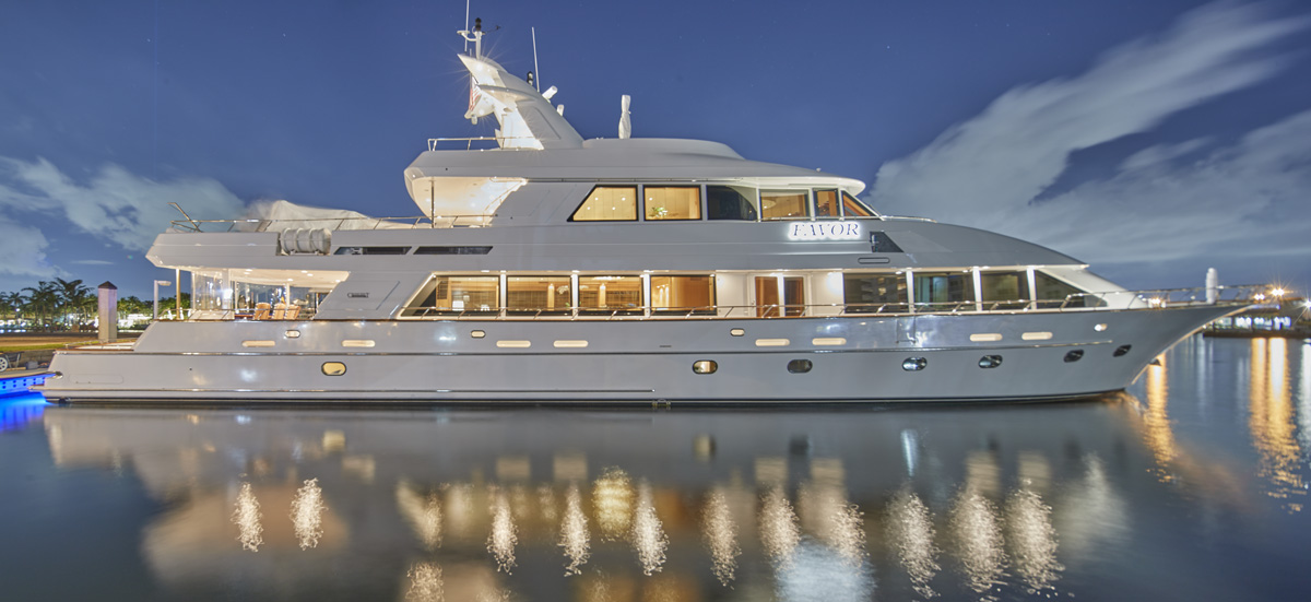 High-end_yacht_rental_brokers
